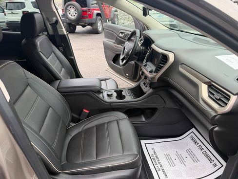 Used 2023 GMC Acadia Denali w/ Denali Ultimate Package FWD image 15