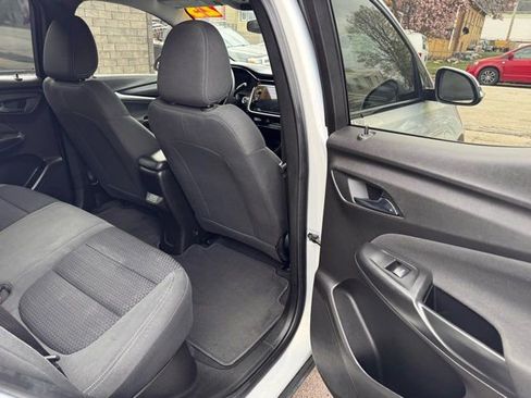 Used 2023 Chevrolet Bolt EUV LT image 25