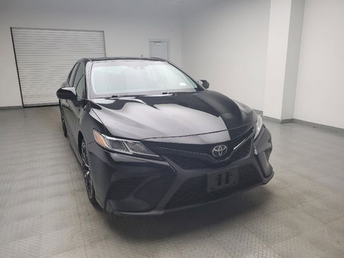 Used 2018 Toyota Camry SE w/ Moonroof Package FWD image 14