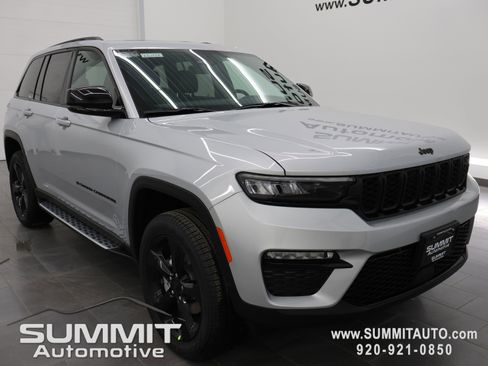 New 2025 Jeep Grand Cherokee Limited w/ Black Appearance Package image 2