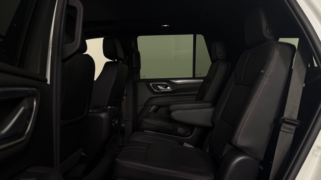 Used 2022 Chevrolet Tahoe RST w/ Luxury Package AWD/4WD image 30