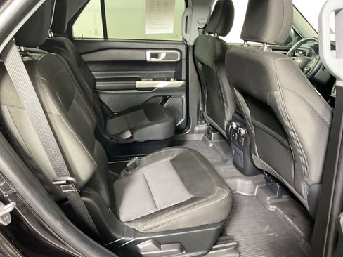 Used 2023 Ford Explorer XLT AWD/4WD image 25