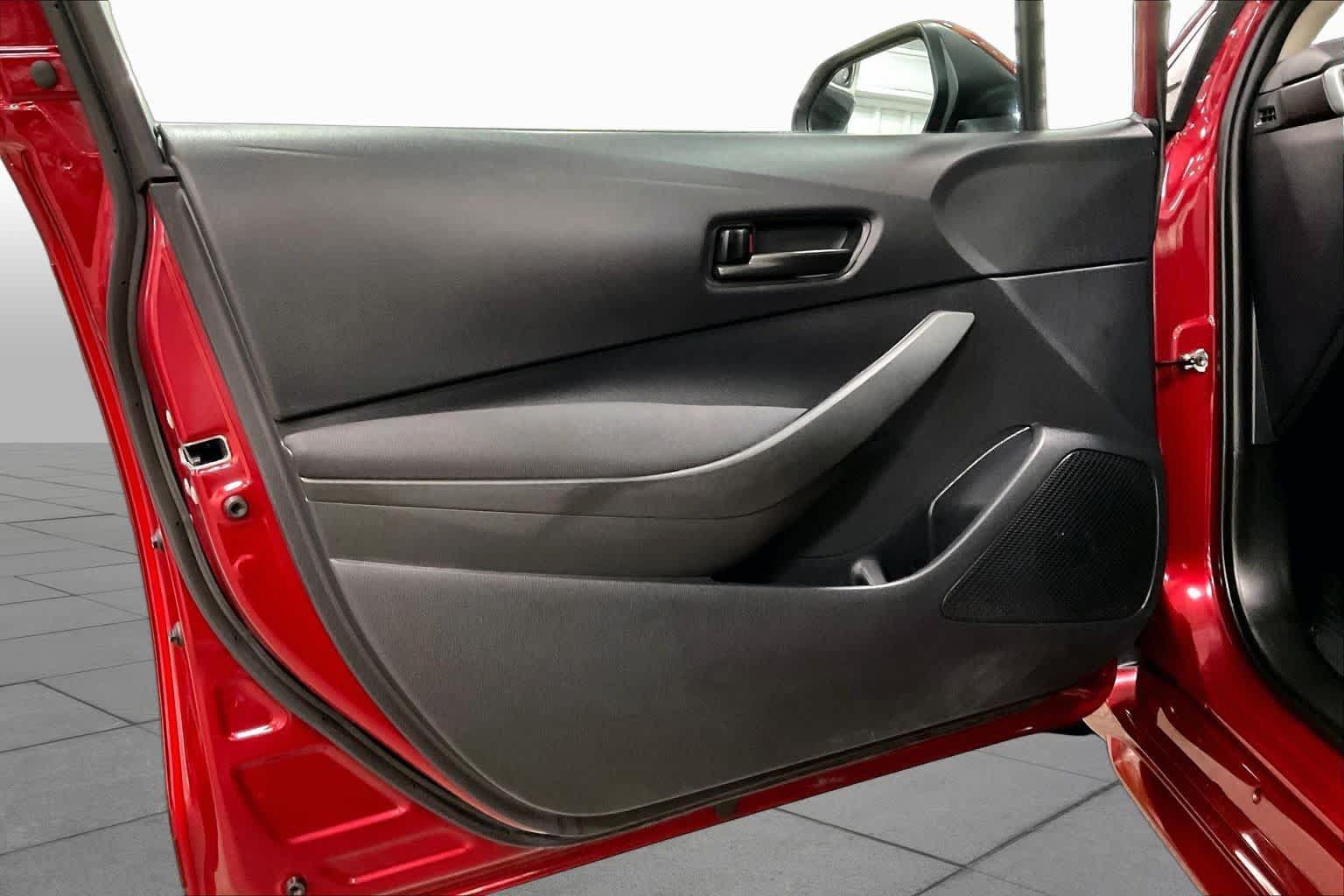 Used 2022 Toyota Corolla LE FWD image 21