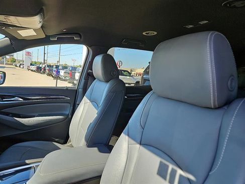 Used 2024 Buick Enclave Premium image 10