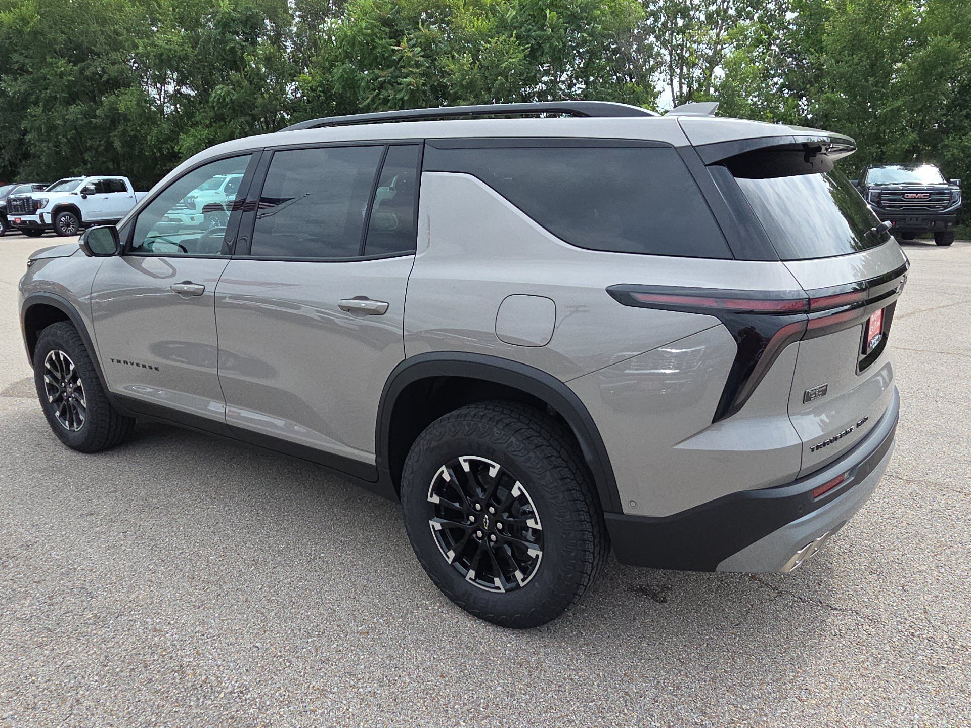 New 2026 Chevrolet Traverse Z71 w/ Enhanced Driving Package AWD/4WD image 6