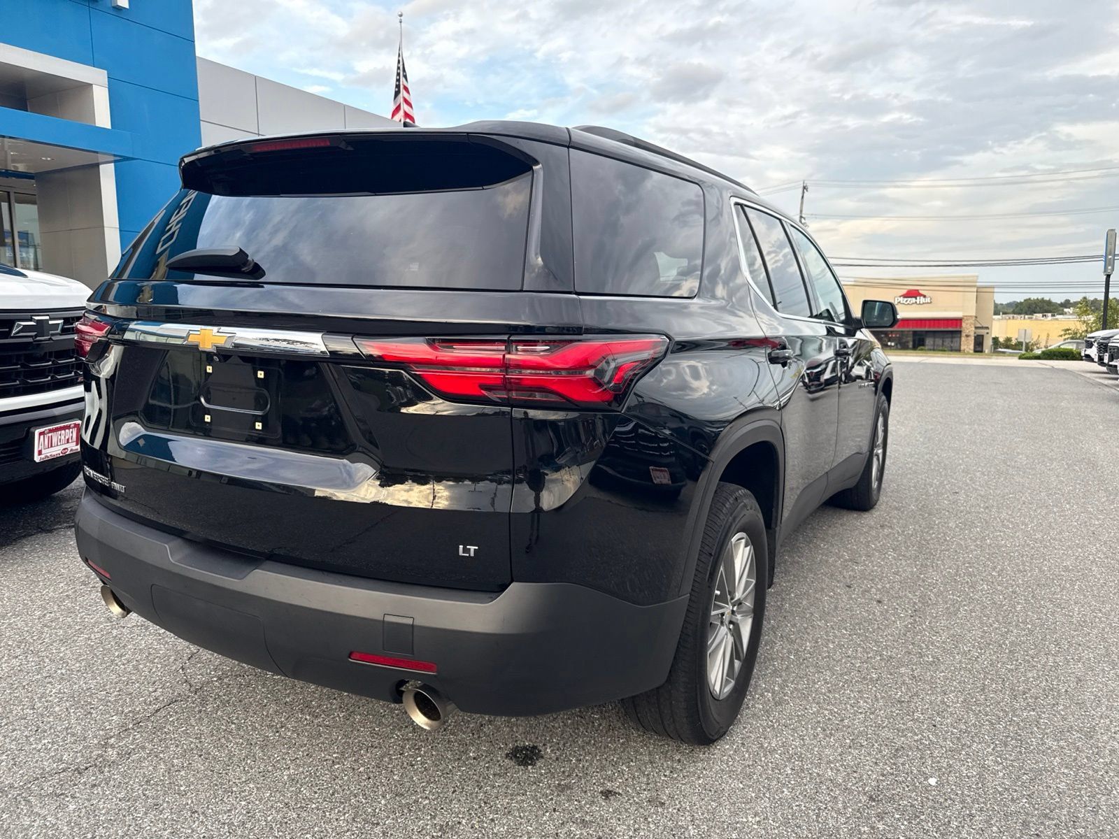 Used 2023 Chevrolet Traverse LT AWD/4WD image 7