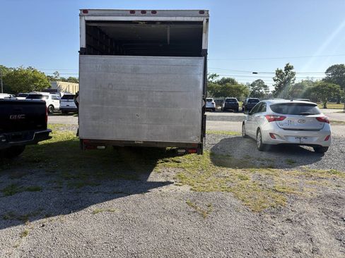 Used 2005 Ford E-350 and Econoline 350 Super Duty image 8