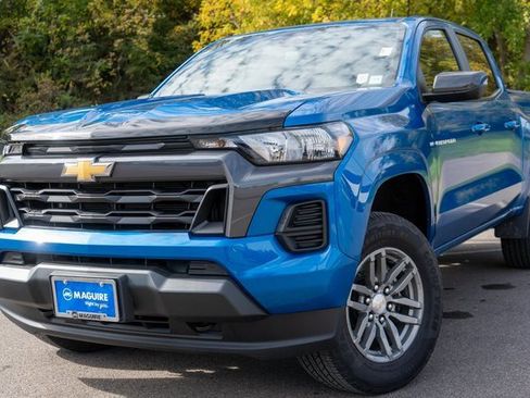 Used 2023 Chevrolet Colorado LT image 1