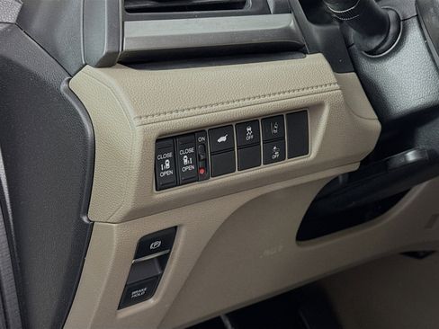 Certified 2018 Honda Odyssey EX-L image 10
