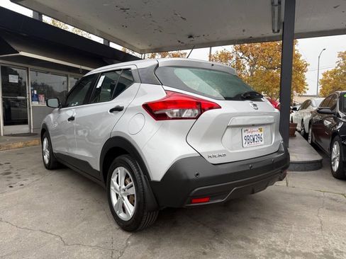Used 2020 Nissan Kicks S image 7