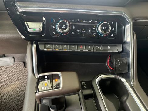 Used 2024 GMC Sierra 1500 Denali w/ Denali Reserve Package AWD/4WD image 14