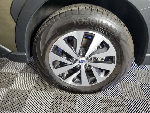 Used 2025 Subaru Outback Premium image 31