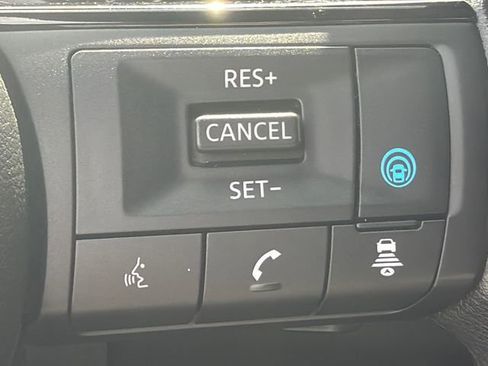 Used 2023 Nissan Rogue SV FWD image 25