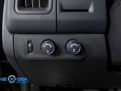 Used 2022 Chevrolet Colorado LT AWD/4WD image 13
