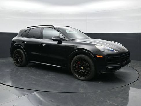 Used 2023 Porsche Cayenne GTS AWD/4WD image 3