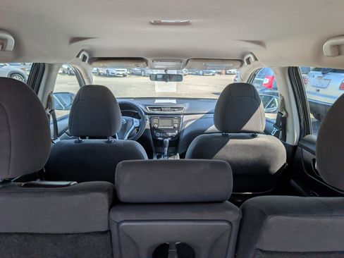 Used 2016 Nissan Rogue SV FWD image 7