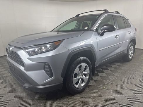 Used 2021 Toyota RAV4 LE image 8