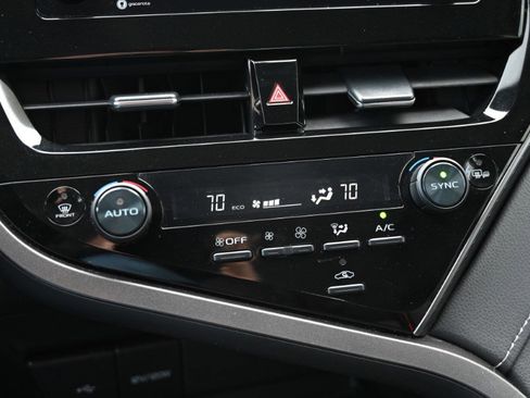 Used 2024 Toyota Camry SE w/ Convenience Package image 25