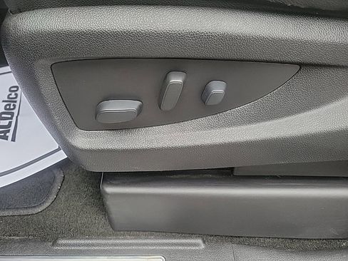 Used 2017 Chevrolet Suburban Premier image 32