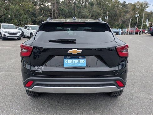 Certified 2025 Chevrolet Trax LT w/ LT Convenience Package image 7