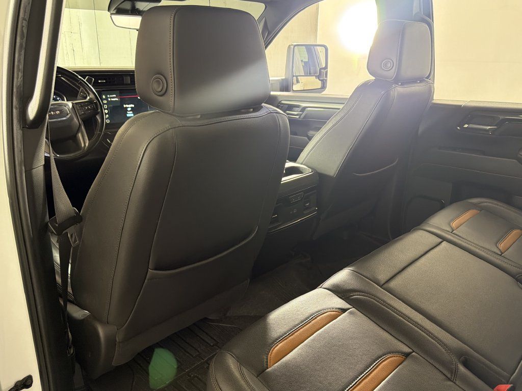 Used 2024 GMC Sierra 2500 AT4 w/ AT4 Premium Plus Package AWD/4WD image 36