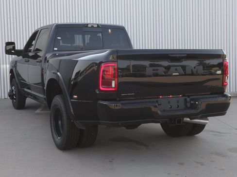 New 2026 RAM 3500 Limited AWD/4WD image 9