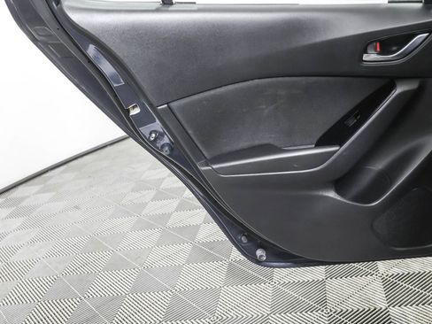 Used 2017 MAZDA MAZDA3 Sport image 37