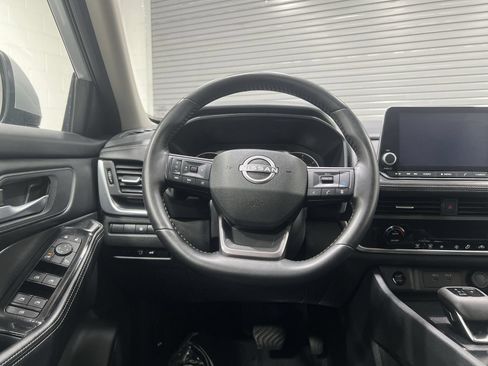 Used 2025 Nissan Rogue SV AWD/4WD image 14