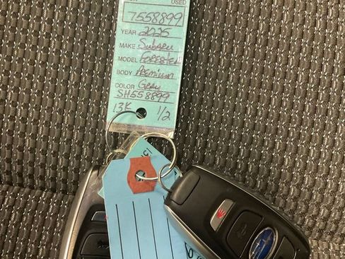 Used 2025 Subaru Forester Premium AWD/4WD image 37