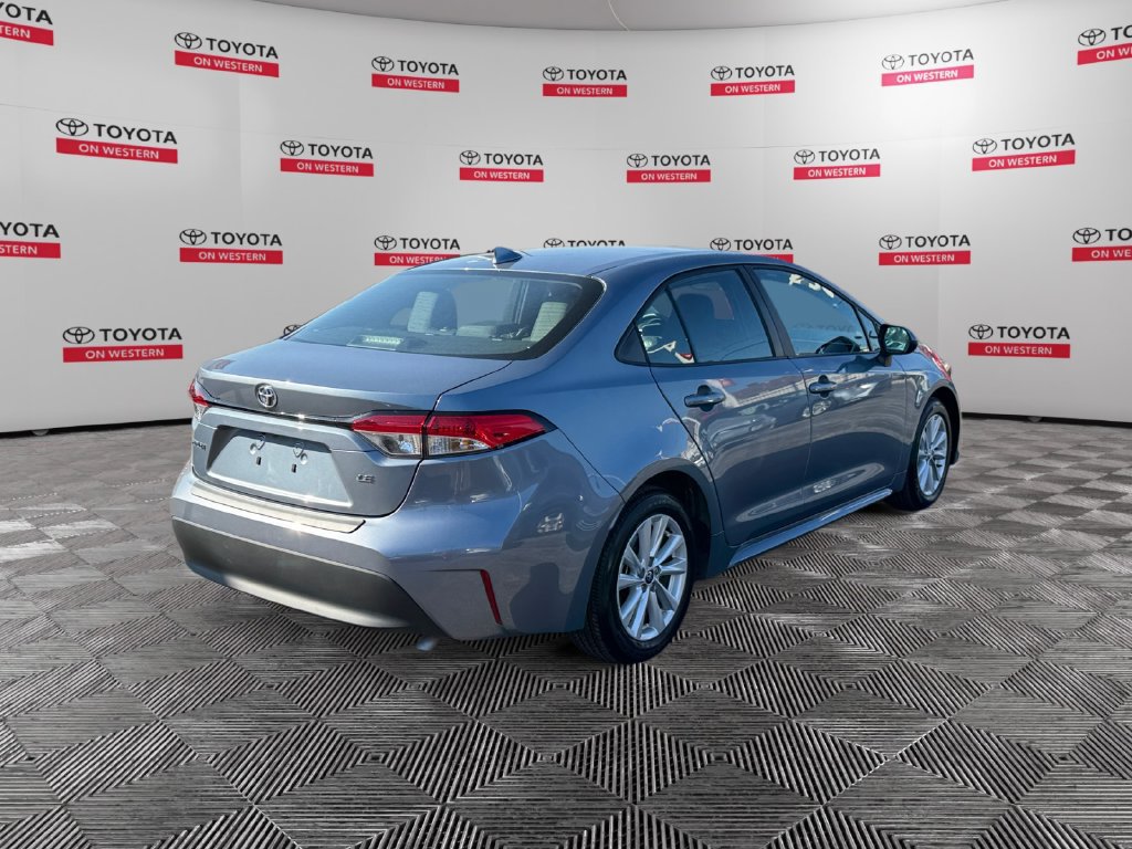 Used 2025 Toyota Corolla LE w/ LE Premium Package FWD image 5