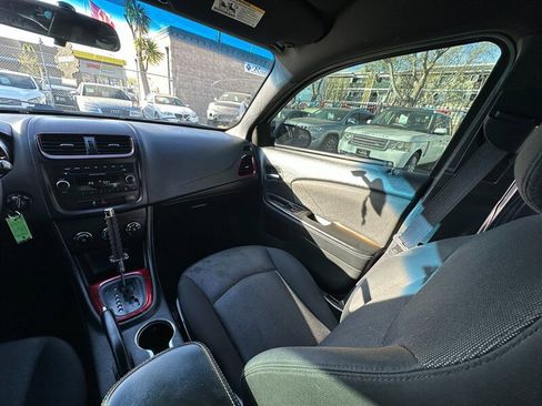 Used 2014 Dodge Avenger SE image 16