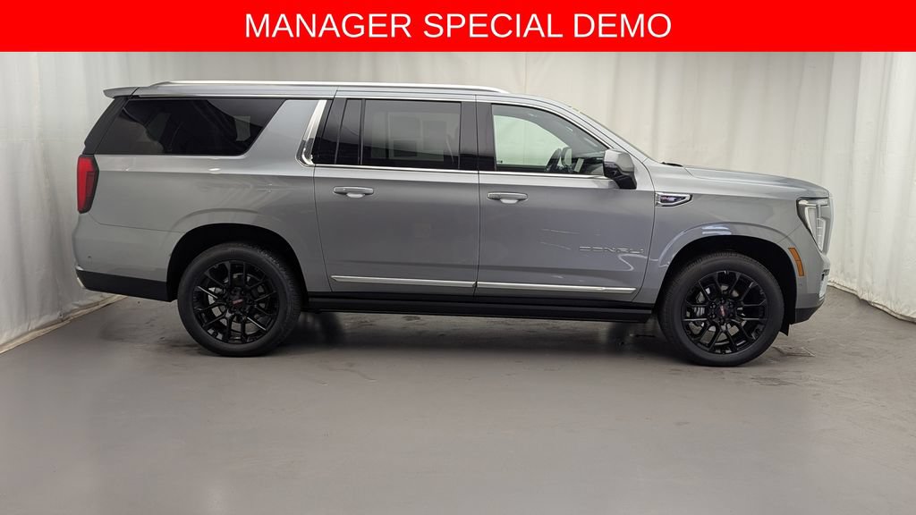 Used 2026 GMC Yukon XL Denali w/ Denali Reserve Package AWD/4WD image 2