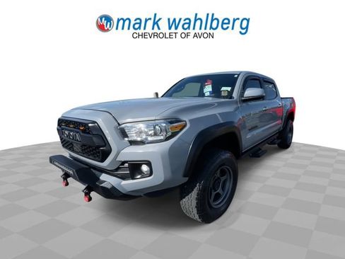 Used 2019 Toyota Tacoma TRD Off-Road AWD/4WD image 3