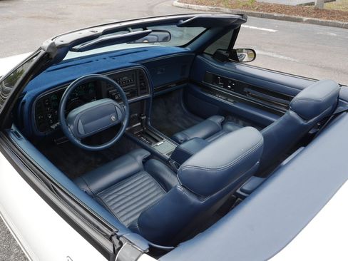 Used 1990 Buick Reatta Convertible image 5