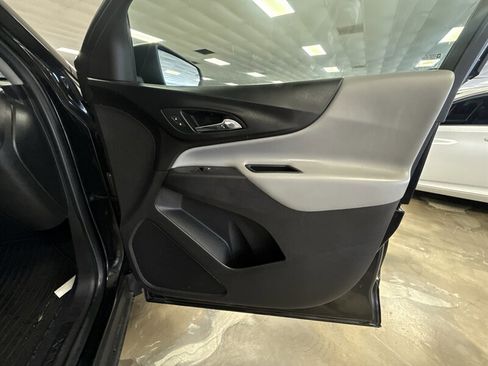Used 2020 Chevrolet Equinox LS w/ LS Convenience Package FWD image 16