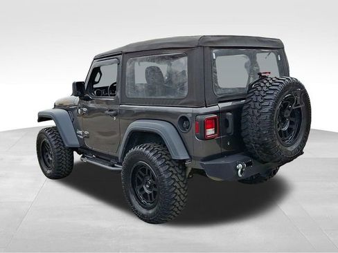 Used 2018 Jeep Wrangler Sport image 5