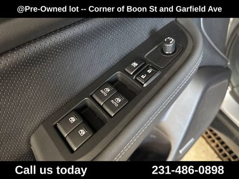Used 2016 Subaru Outback 2.5i Limited AWD/4WD image 16