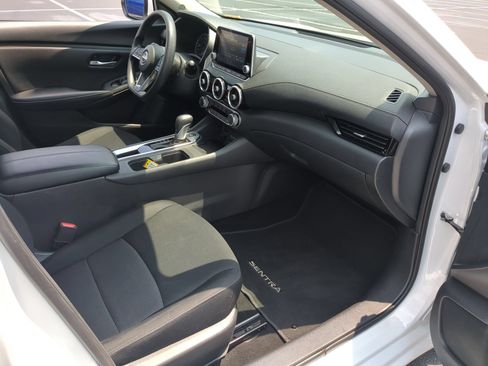 Used 2024 Nissan Sentra SV FWD image 34