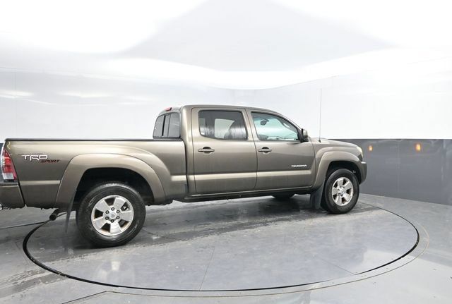 Used 2011 Toyota Tacoma 4x4 Double Cab w/ TRD Sport Pkg w/JBL Audio image 2