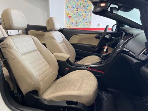 Used 2019 Buick Cascada Premium image 13