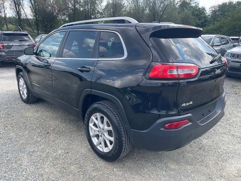 Used 2017 Jeep Cherokee Latitude AWD/4WD image 7