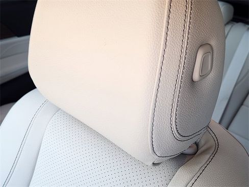 Used 2024 Mercedes-Benz GLE 350 4MATIC image 11