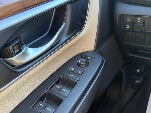 Used 2017 Honda CR-V EX image 17