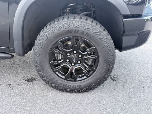Used 2024 Chevrolet Silverado 1500 ZR2 AWD/4WD image 37