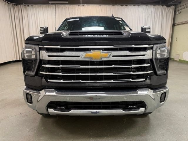 Used 2025 Chevrolet Silverado 2500 LTZ w/ LTZ Premium Package AWD/4WD image 17