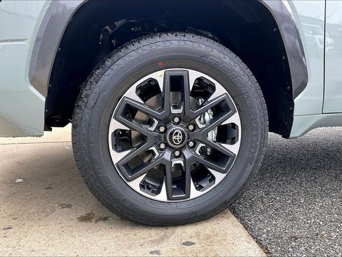 New 2026 Toyota Tundra Limited AWD/4WD image 15
