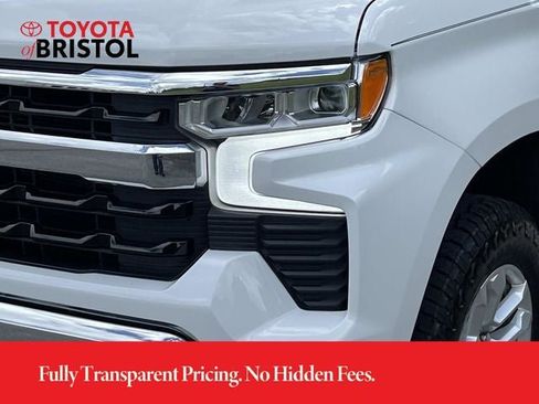 Used 2023 Chevrolet Silverado 1500 LT w/ Z71 Off-Road Package AWD/4WD image 11