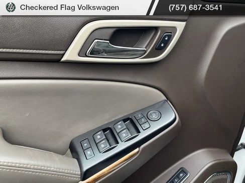 Used 2015 GMC Yukon Denali w/ Premium Package AWD/4WD image 13