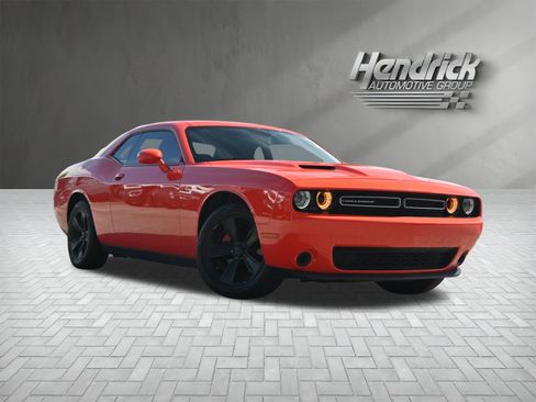 Used 2023 Dodge Challenger SXT RWD image 2