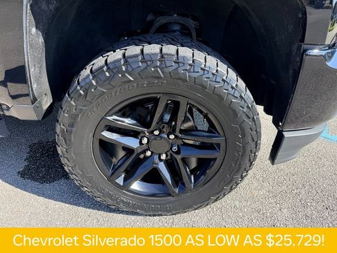 Used 2018 Chevrolet Silverado 1500 LT w/ All Star Edition AWD/4WD image 32